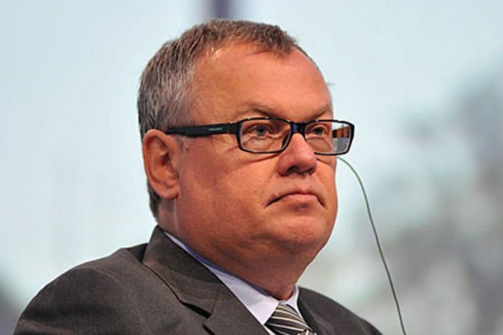 ВТБ отработал десять месяцев 2022 года с убытком 