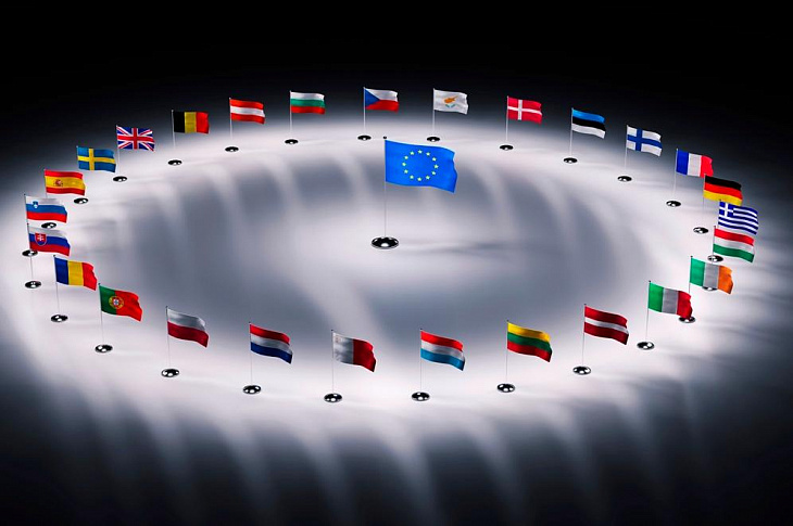 ЕК: суммарный госдолг зоны евро впервые в истории превысит в 2020 году 100% ВВП