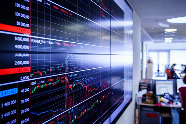 Розничные инвесторы в июле активно покупали ОФЗ и продавали акции