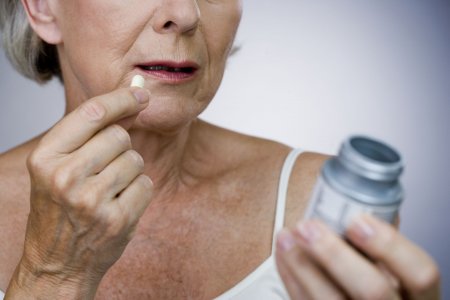 Пить аспирин для профилактики болезней сердца небезопасно для жизни