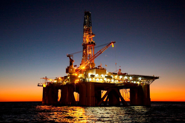 Министры ОПЕК+ продлили план восстановления добычи нефти на февраль