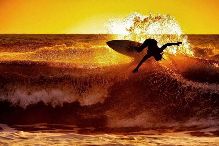 Россиянам назвали самые выгодные периоды 2023 года для отпуска 