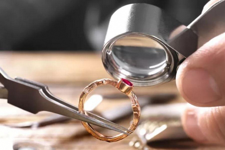 Ювелиры попросили на год отложить маркировку
