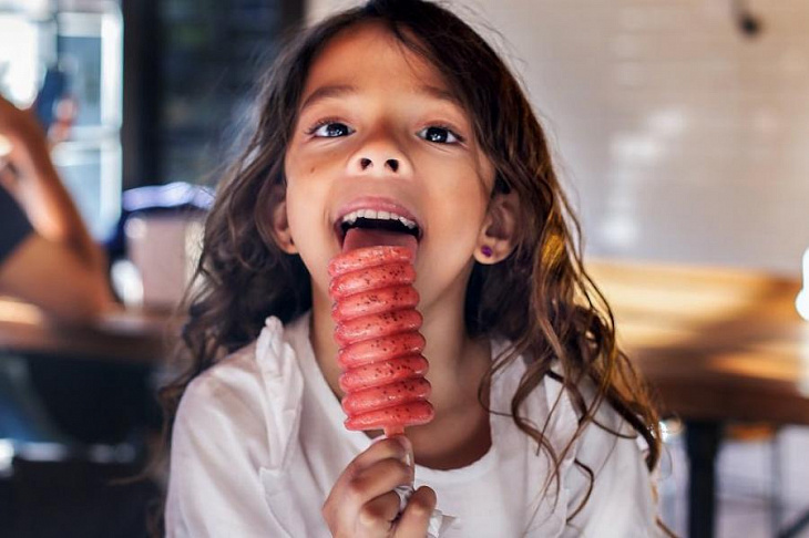 Врач рассказала о вреде холодных продуктов в жару