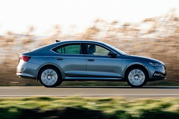 Skoda приостановила выдачу новых Octavia в России