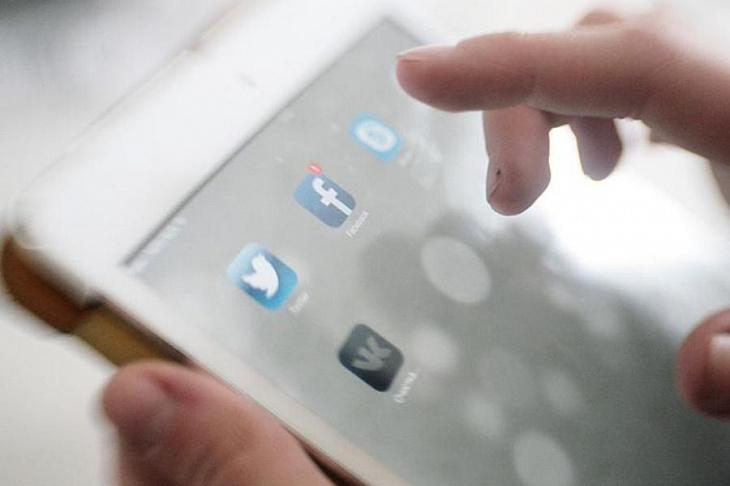 Роскомнадзор пока не будет замедлять Google и Facebook