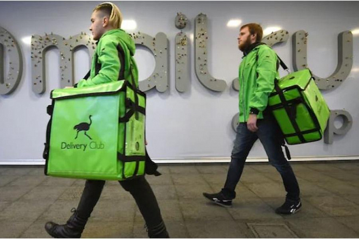 Еда и столики навынос