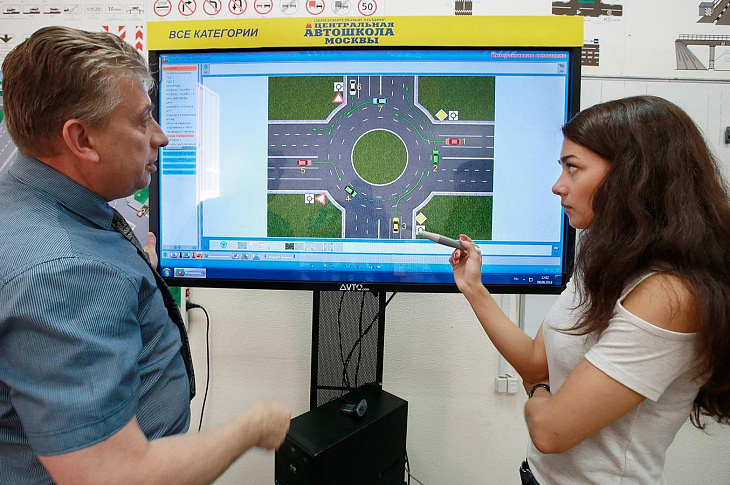 Рассекречены новые билеты для экзамена в ГИБДД. В них необычные ситуации 