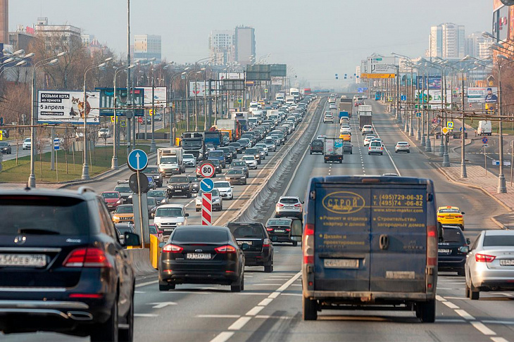 «Да я только одним колесом». 7 неожиданных ситуаций для штрафа ГИБДД 