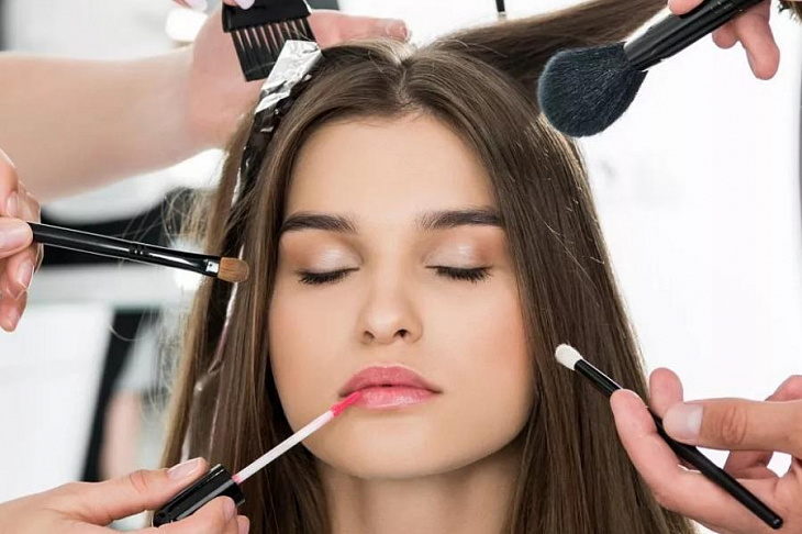 Роспотребнадзор назвал условия для возобновления работы сферы услуг