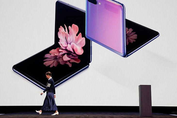 Новый раскладной смартфон Samsung холодно приняли в России