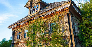 Заброшенный дом: как оформить его на себя.