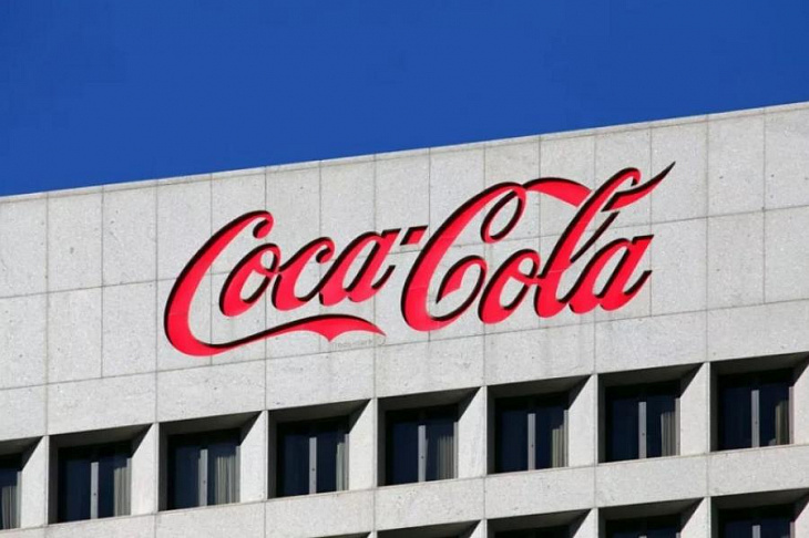 Coca-Cola переходит на бутылки из переработанного пластика