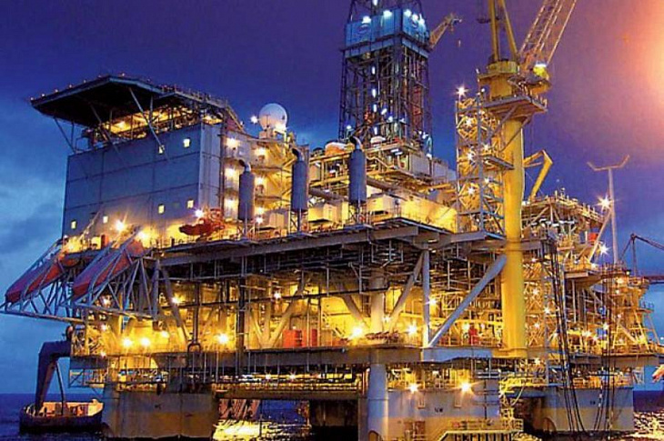 Нефтяной потолок для России могут снизить 