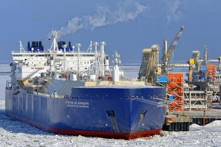 Дома и волны помогают