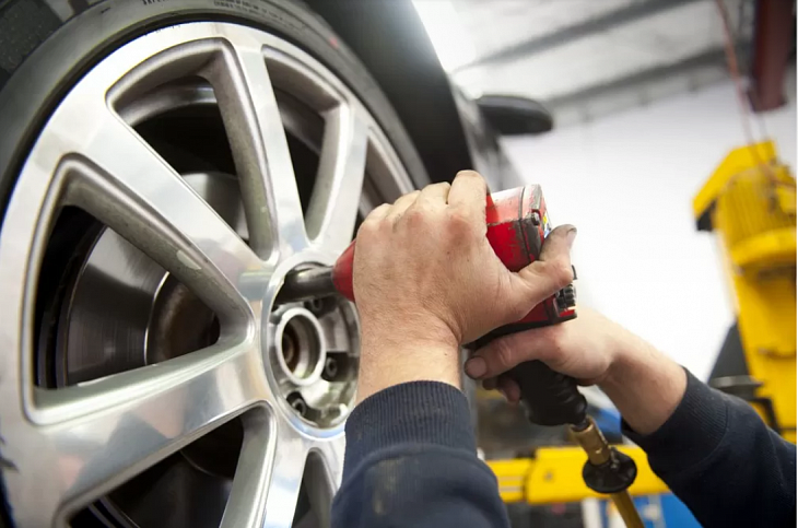 5 способов испортить колесо или как выбрать шиномонтаж?
