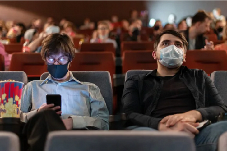 Кинотеатрам мало по пятьдесят