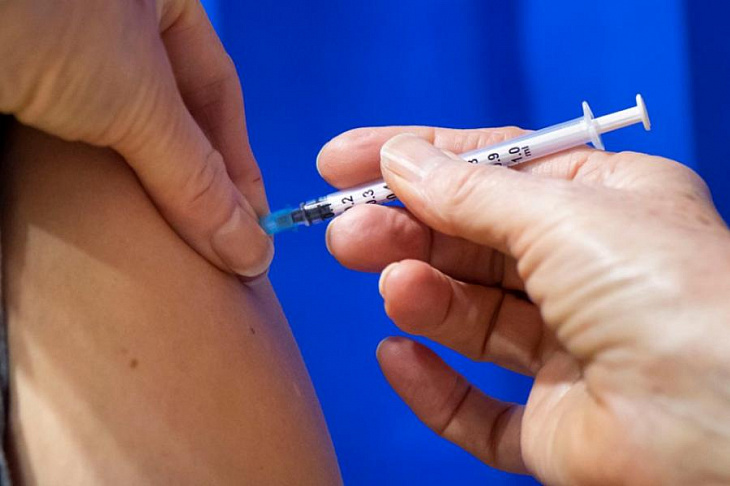 В Якутии вводят обязательную вакцинацию против коронавируса