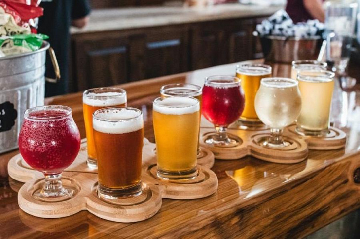 Диетологи назвали пять видов мешающих похудению напитков