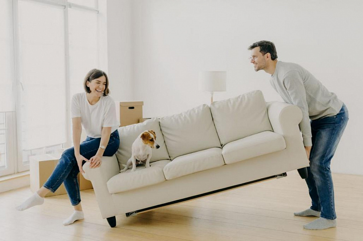 Гарнитур, люстра и белый потолок: антитренды в дизайне интерьера — 2020