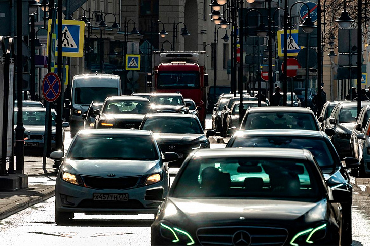 Автоподставы на дорогах: 4 новых схемы мошенников в России.