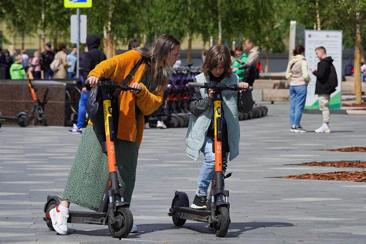 В ГИБДД определились с минимальным возрастом управления электросамокатом 