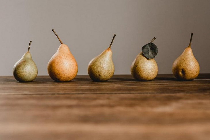 Диетолог сообщила о пользе яблок и груш для похудения