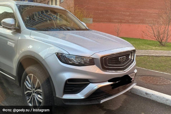 В Москве сфотографировали новый кроссовер Geely с российскими номерами