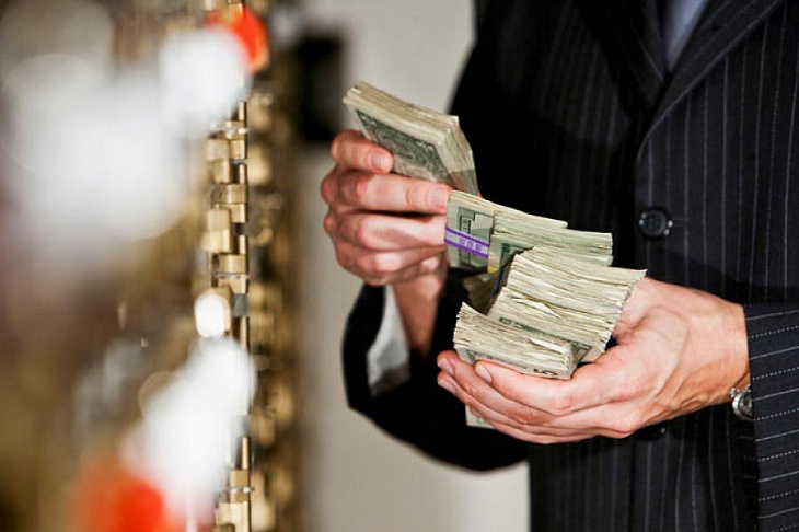 РФ оказалась в десятке стран с наибольшим числом сверхбогатых людей