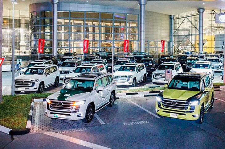 Новый Toyota Land Cruiser 300 пополнил автопарк полиции ОАЭ.