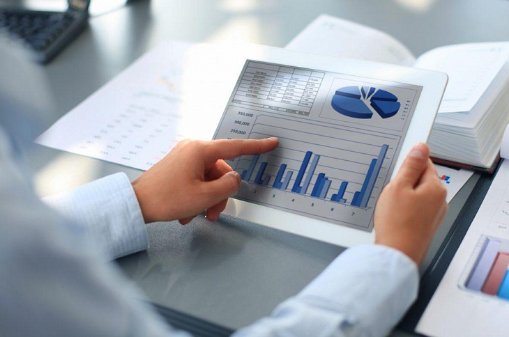 Исследование: почти треть российских семей откладывают деньги на будущее своих детей