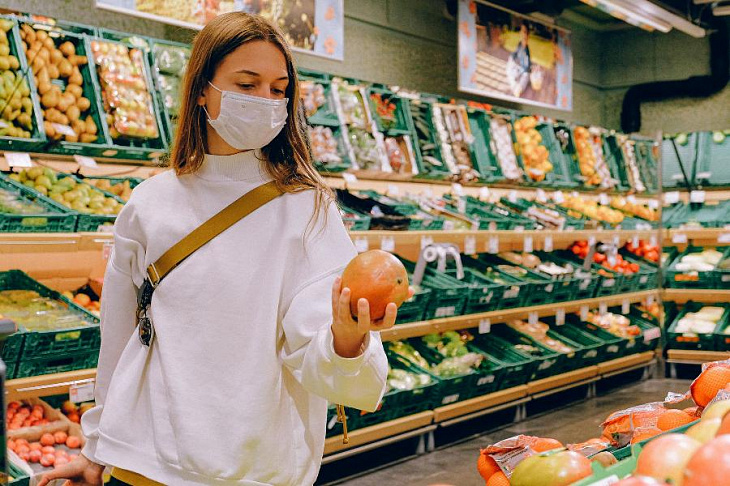 Россияне все чаще выбирают дешевые бренды и товары только по скидкам