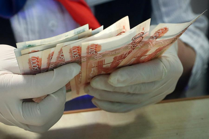 Колоссальная неопределенность: от чего зависит курс рубля и что с ним будет к концу года