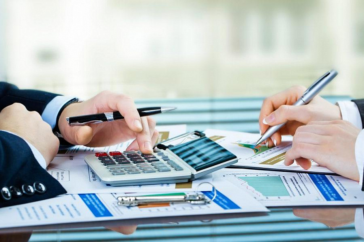 Каждая пятая компания заявила о планах урезать зарплаты из-за кризиса