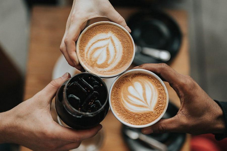 Объяснена польза кофе для водителей и пешеходов