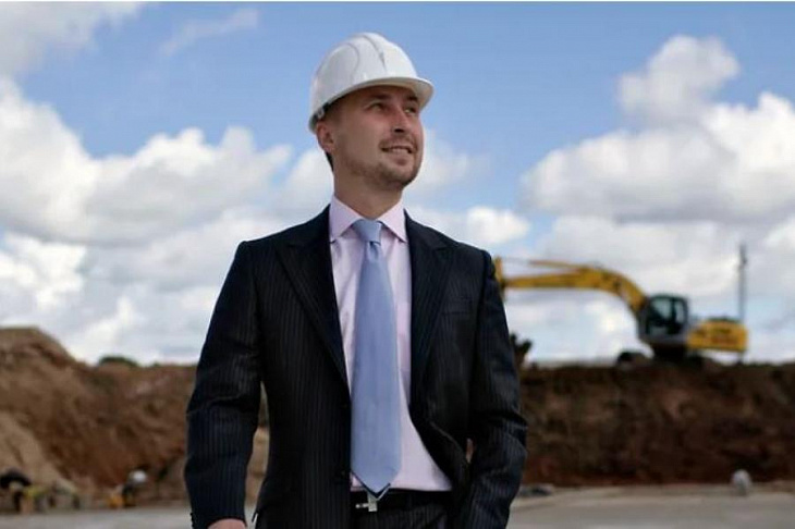 Glorax не выдержала двоих