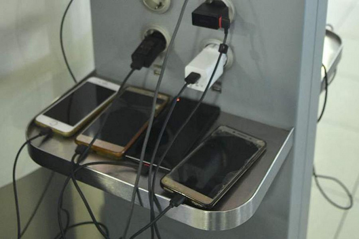 Эксперт развеял миф о правилах зарядки смартфона