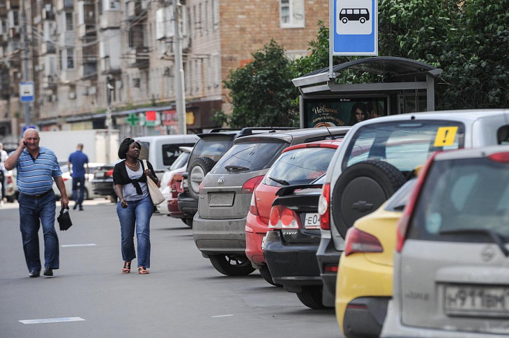 Власти прокомментировали идею со строительством кафе на месте парковок