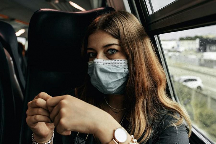 Глава Роспотребнадзора назвала условие отказа от масок