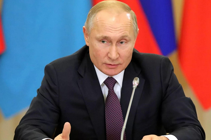 «Я не царствую»: Путин ответил тем, кто называет его царем