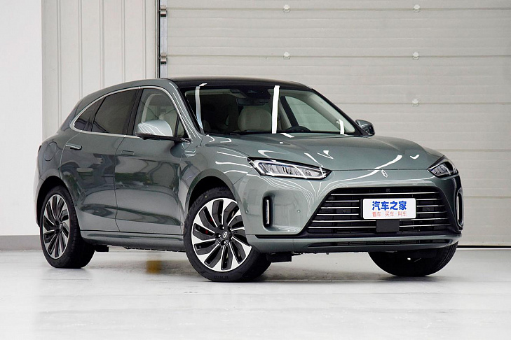 Huawei выпустил 500-сильный гибридный кроссовер 