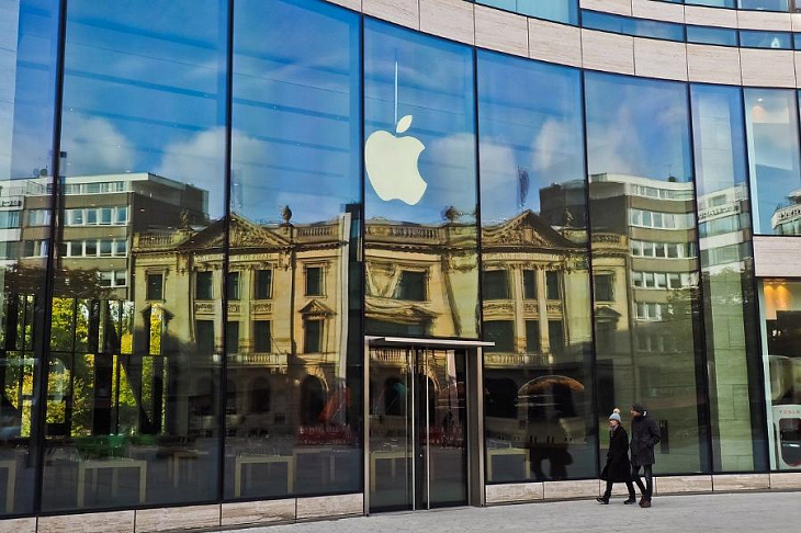 Apple сообщил о рекордной квартальной выручке