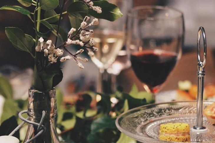 Диетолог дала советы насчет организации новогоднего застолья