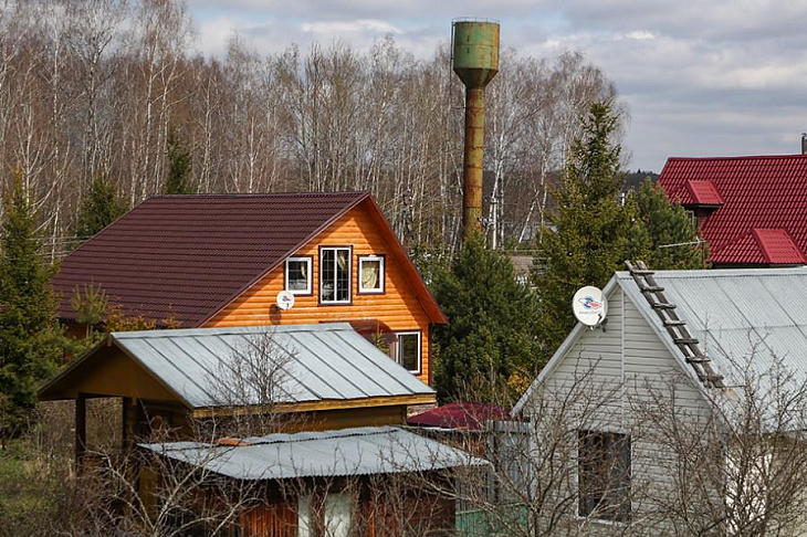 Продление дачной амнистии начали обсуждать в Госдуме.