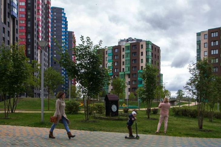 В Москве в 2,5 раза снизилось число сделок с новостройками