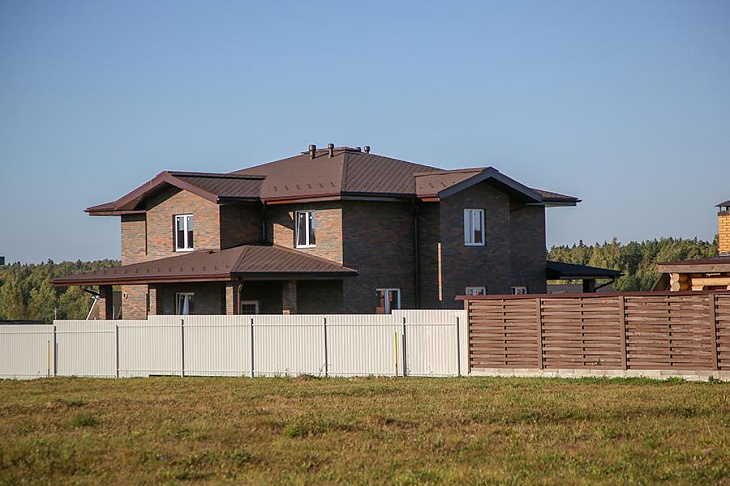 Названа стоимость самых дешевых арендных домов в Подмосковье.