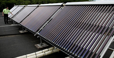 Звезда греет