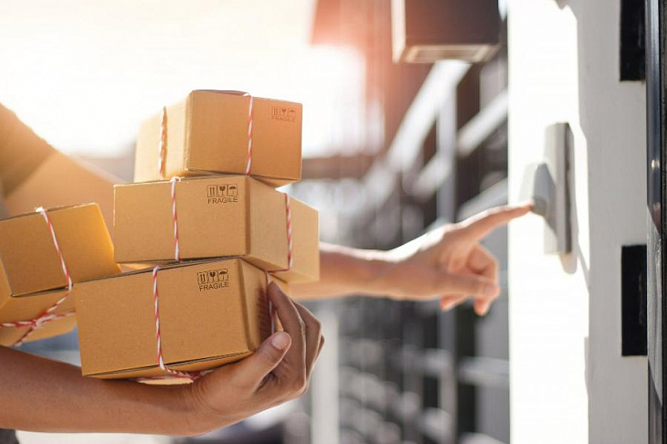 Курьеры Почты России доставят покупки с «Яндекс.Маркета» в деревни и на дачи