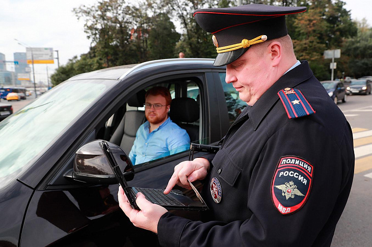 ГИБДД мониторит видео в Instagram и Telegram. Штрафы уже начали рассылать