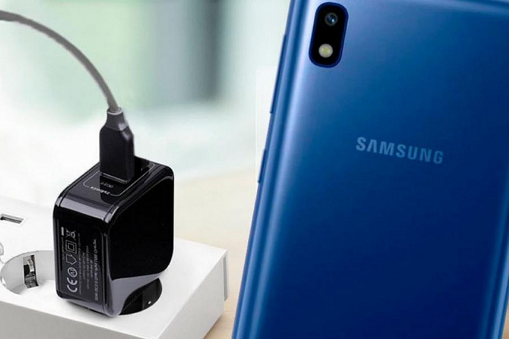 Samsung может убрать зарядку из комплектации смартфонов